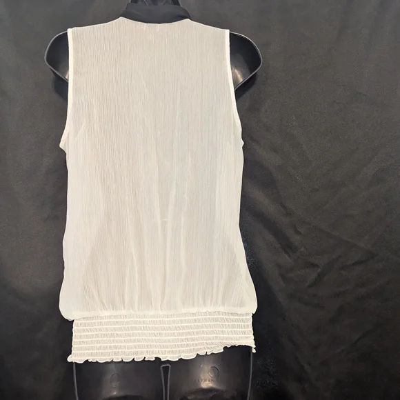 149. A. Byer Black Tie White Sleeveless Blouse - Picture 4 of 4